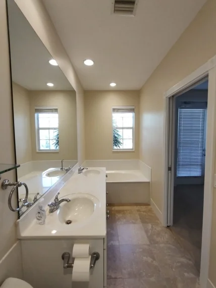 best bathroom painters in Southgate, FL